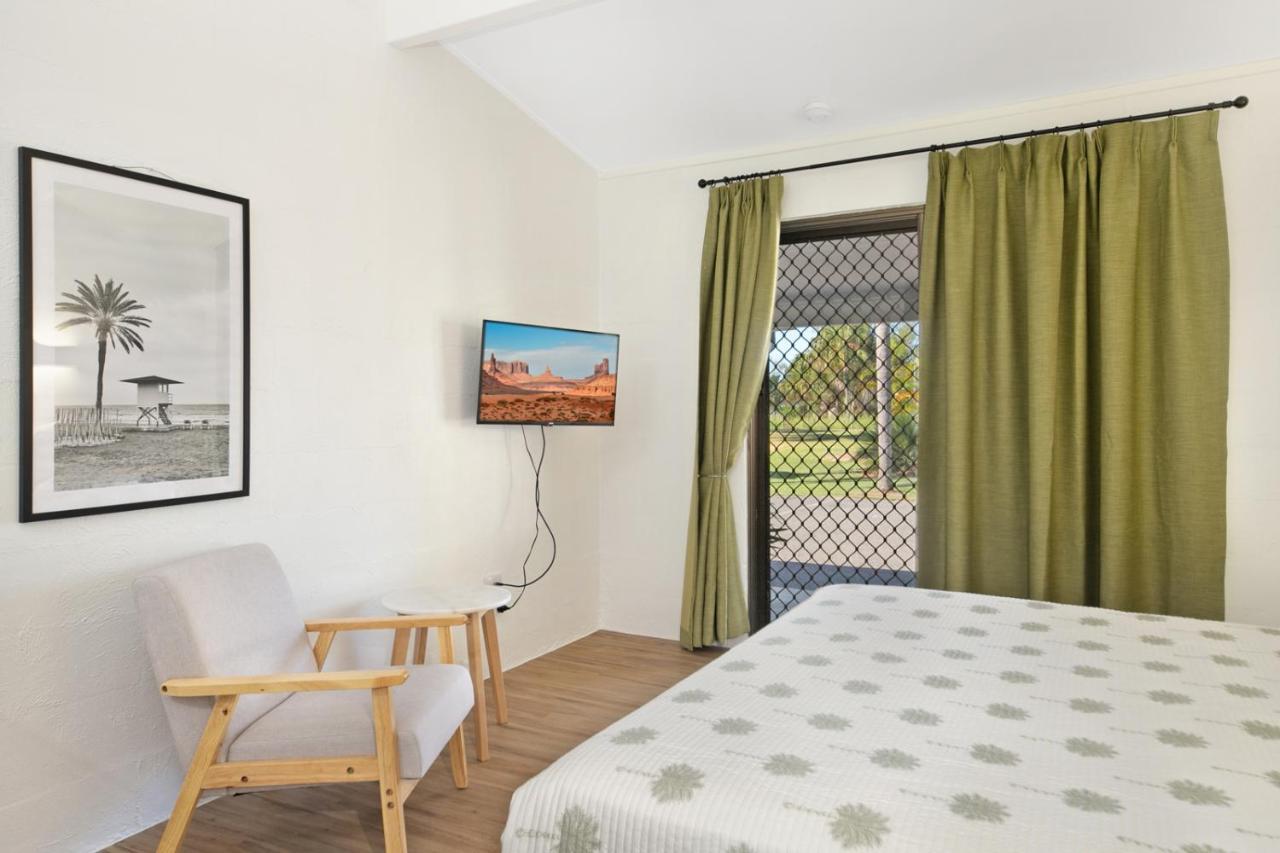 Kinka Palms Motel Yeppoon Exterior photo