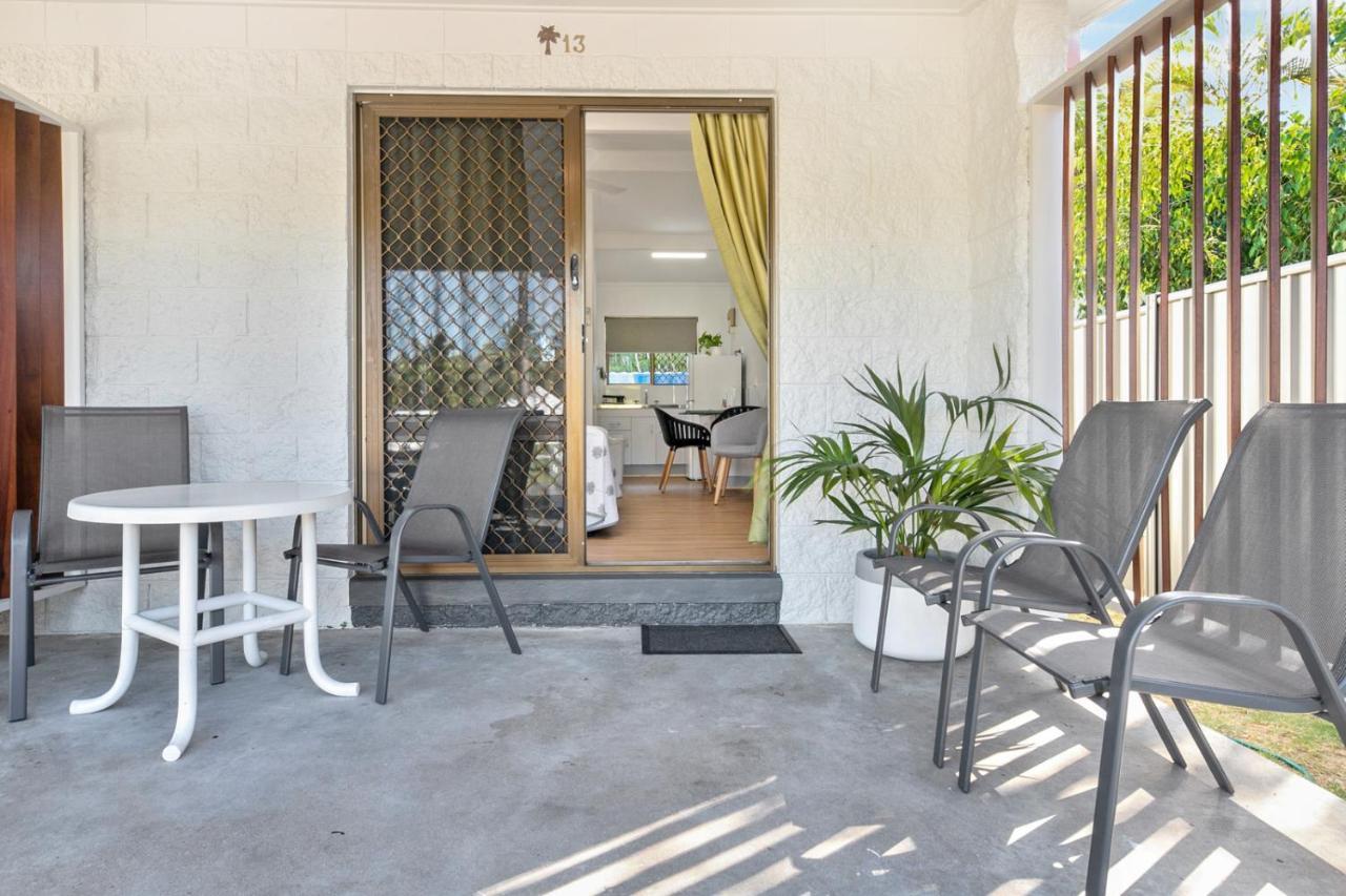 Kinka Palms Motel Yeppoon Exterior photo