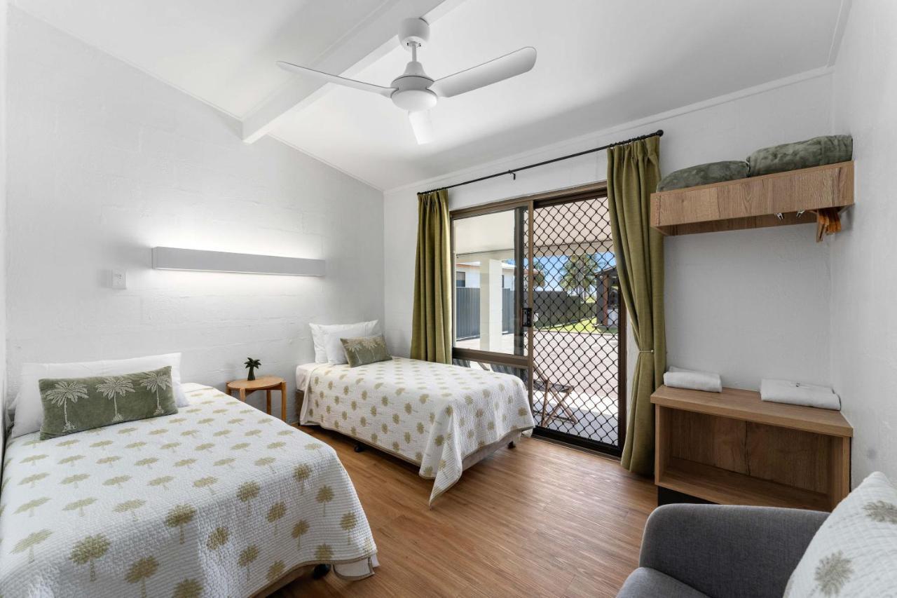 Kinka Palms Motel Yeppoon Exterior photo